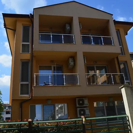Apartment в непосредствена близост до плажа Iii *