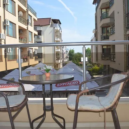 в непосредствена близост до плажа Iii Apartment *