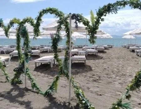 в непосредствена близост до плажа Iii Burgas